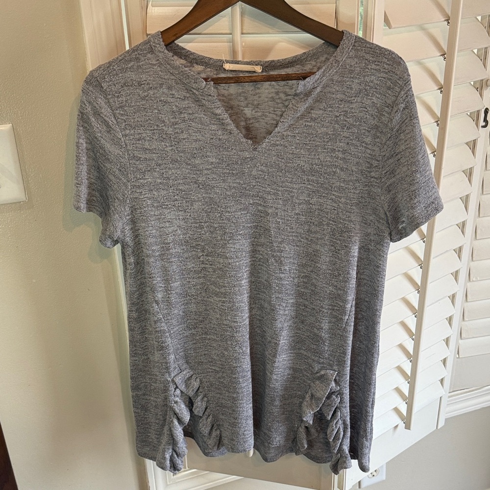 Entro Heather Gray Short Sleeve V-Neck Top